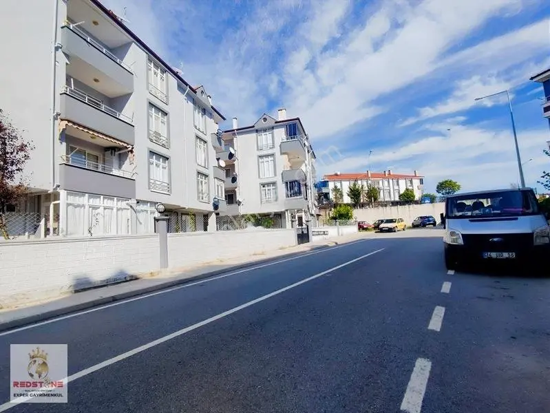 Denize Ve Üniversiteye Yakın Kombili 1+1 Satılık Daire — fotoğraf 2