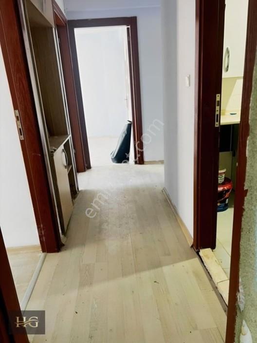 Güzelbahçe Yelki'de Satılık 75 M2 K.mutfak Balkonlu 2+1 Daire — fotoğraf 9