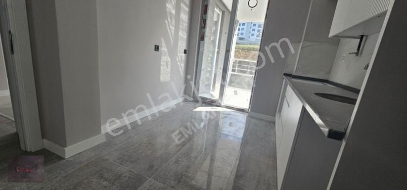 Emlak Kent'ten Salon Mutfak Ayrı,önü Açık 2+1 Satılık Daire — fotoğraf 8