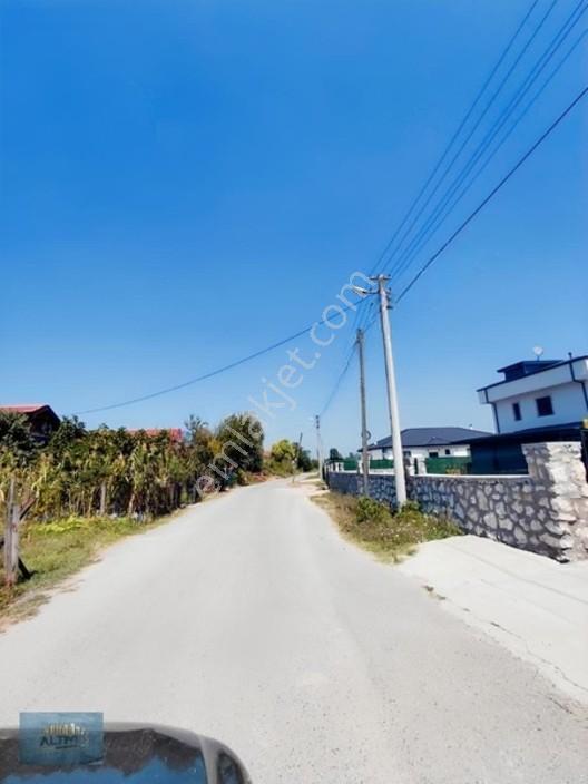 Villalar Bölgesinde Efsane Konum İmarlı Arsa