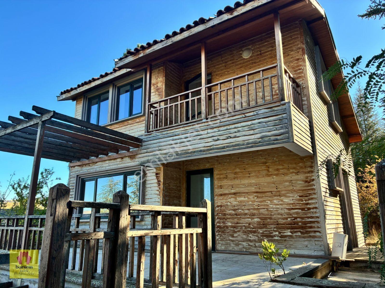 Ankara Beynam Dostlar Çiftliği Sitesi'Nde 800 M2 Arsalı Müstakil Bahçeli Triplek...