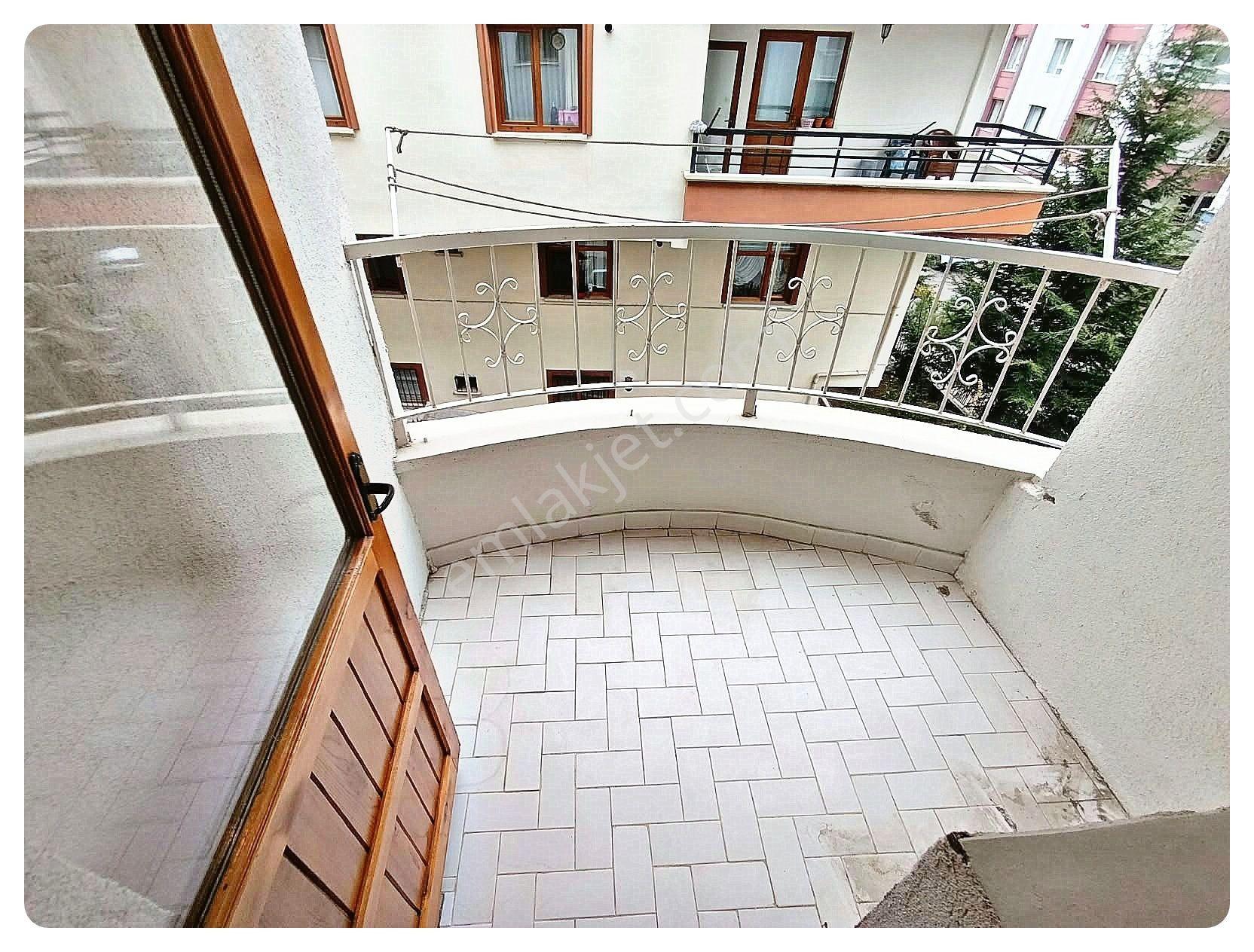 Güzelyakada Kök Tapu Ara Katta Güventepe Cadde Yakını Satlık 3+1 Daire — fotoğraf 7