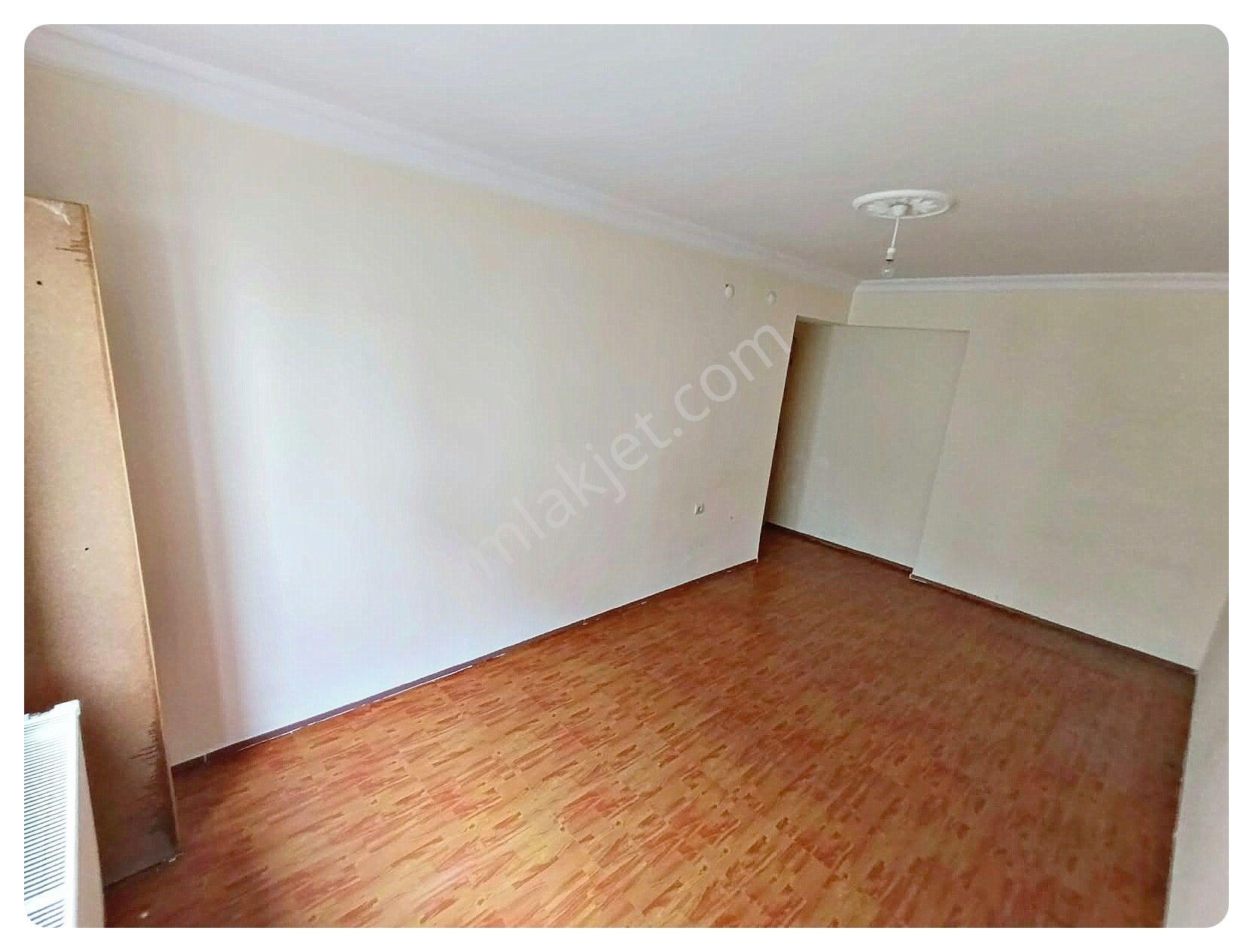 Güzelyakada Kök Tapu Ara Katta Güventepe Cadde Yakını Satlık 3+1 Daire — fotoğraf 12