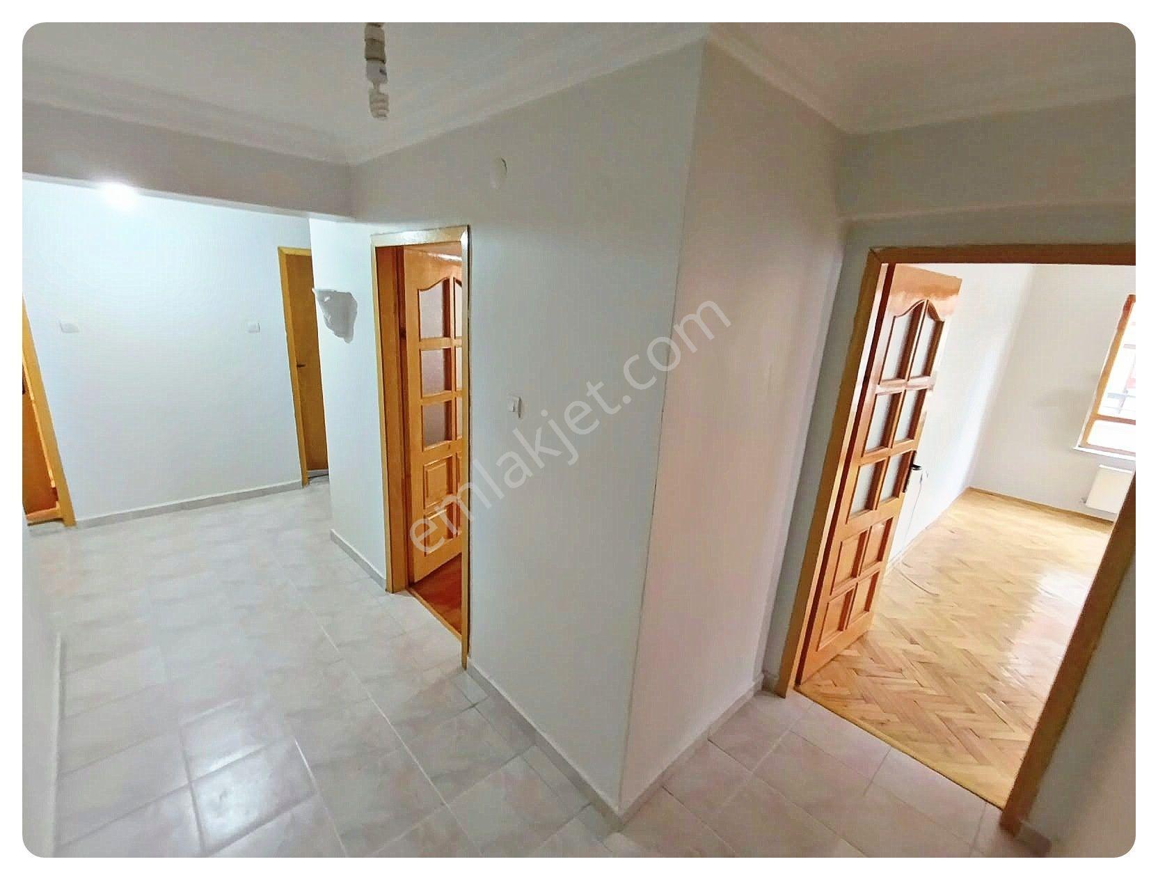 Güzelyakada Kök Tapu Ara Katta Güventepe Cadde Yakını Satlık 3+1 Daire — fotoğraf 29