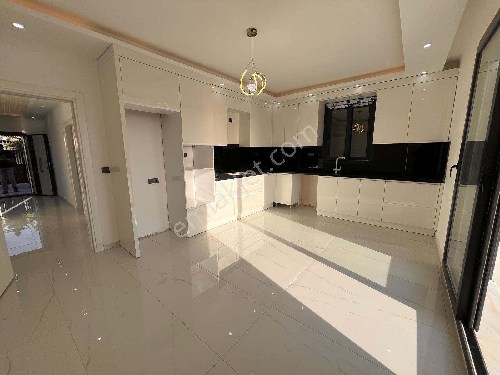 Gerçek Bir Villa 700 M2 Arsa İçinde Bahçeli Havuzlu — fotoğraf 8
