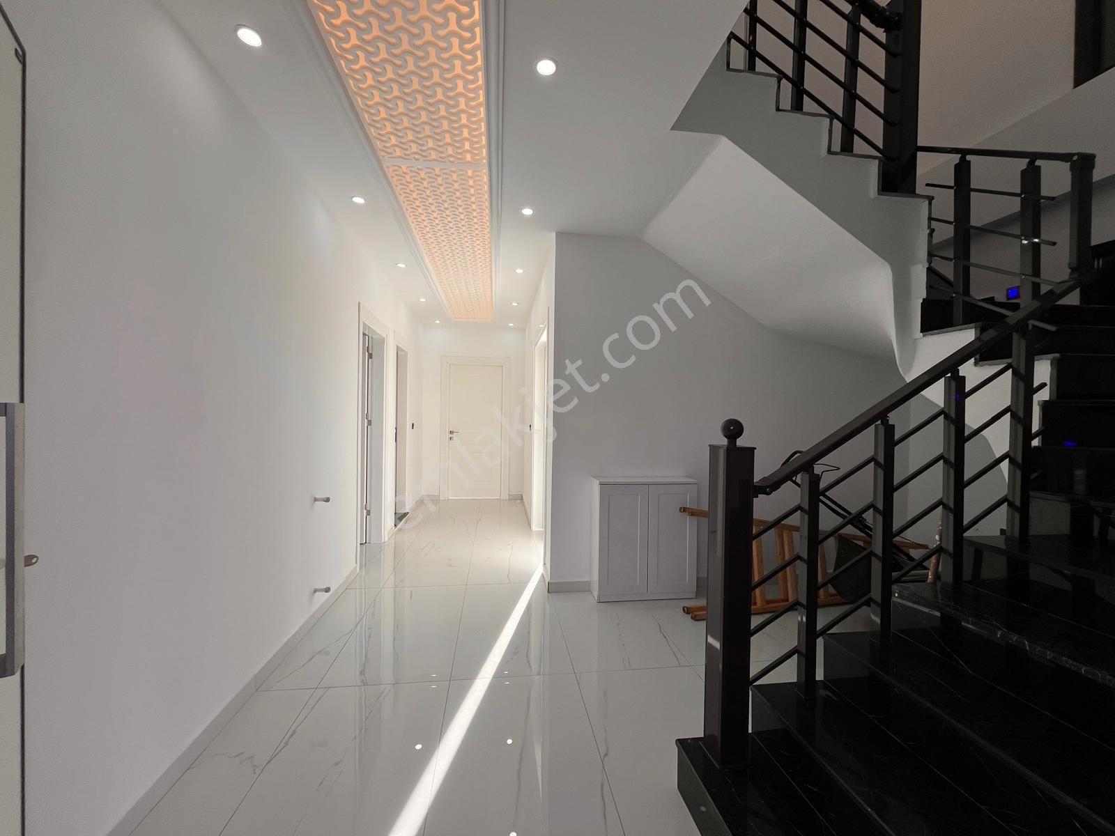 Gerçek Bir Villa 700 M2 Arsa İçinde Bahçeli Havuzlu — fotoğraf 11