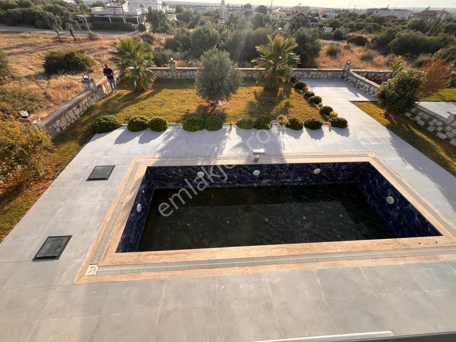 Gerçek Bir Villa 700 M2 Arsa İçinde Bahçeli Havuzlu — fotoğraf 13