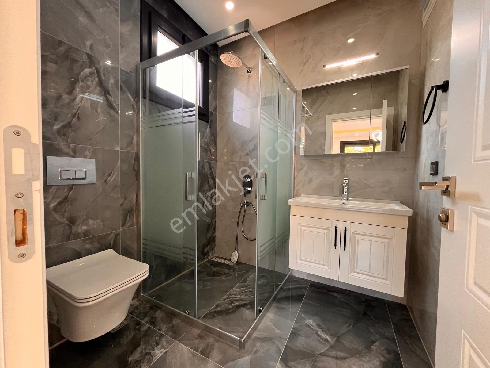 Gerçek Bir Villa 700 M2 Arsa İçinde Bahçeli Havuzlu — fotoğraf 16