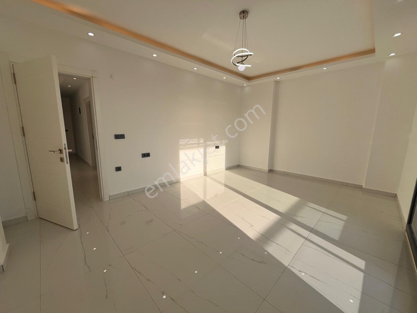 Gerçek Bir Villa 700 M2 Arsa İçinde Bahçeli Havuzlu — fotoğraf 18