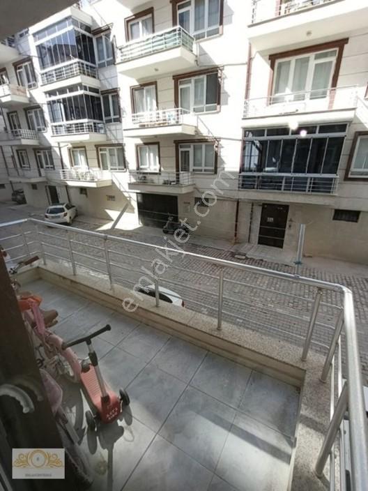 Emlak Centerden Yıldırım Beyazıt Mahallesinde Satılık Bakımlı3+1 — fotoğraf 2