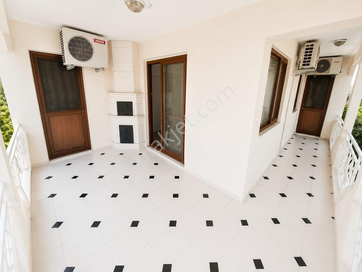 Yeşilyurt Mahallesinde 3+1 Tek Daire Üzerine Satılık 160 M2 Daire Görmeden Geçme — fotoğraf 3