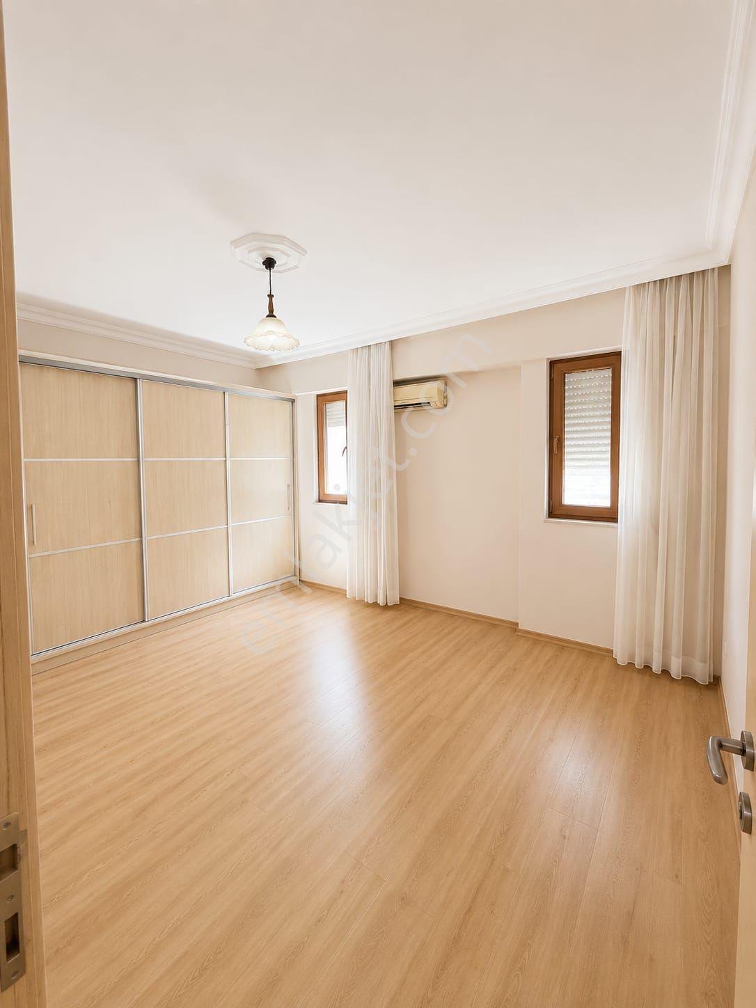 Yeşilyurt Mahallesinde 3+1 Tek Daire Üzerine Satılık 160 M2 Daire Görmeden Geçme — fotoğraf 4