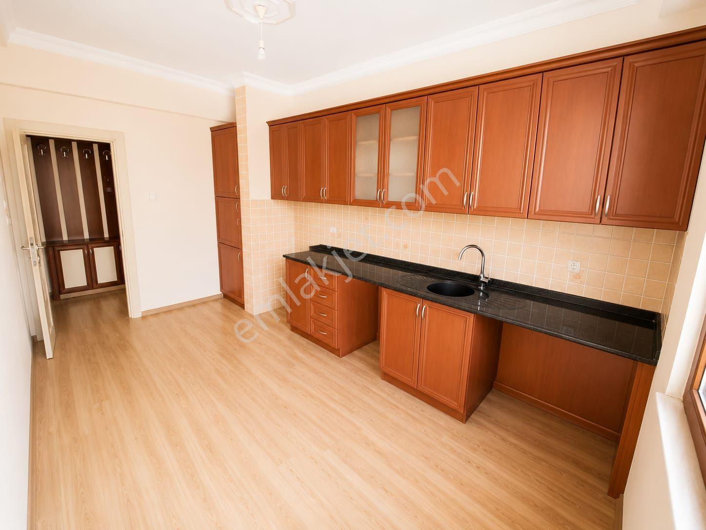 Yeşilyurt Mahallesinde 3+1 Tek Daire Üzerine Satılık 160 M2 Daire Görmeden Geçme — fotoğraf 20