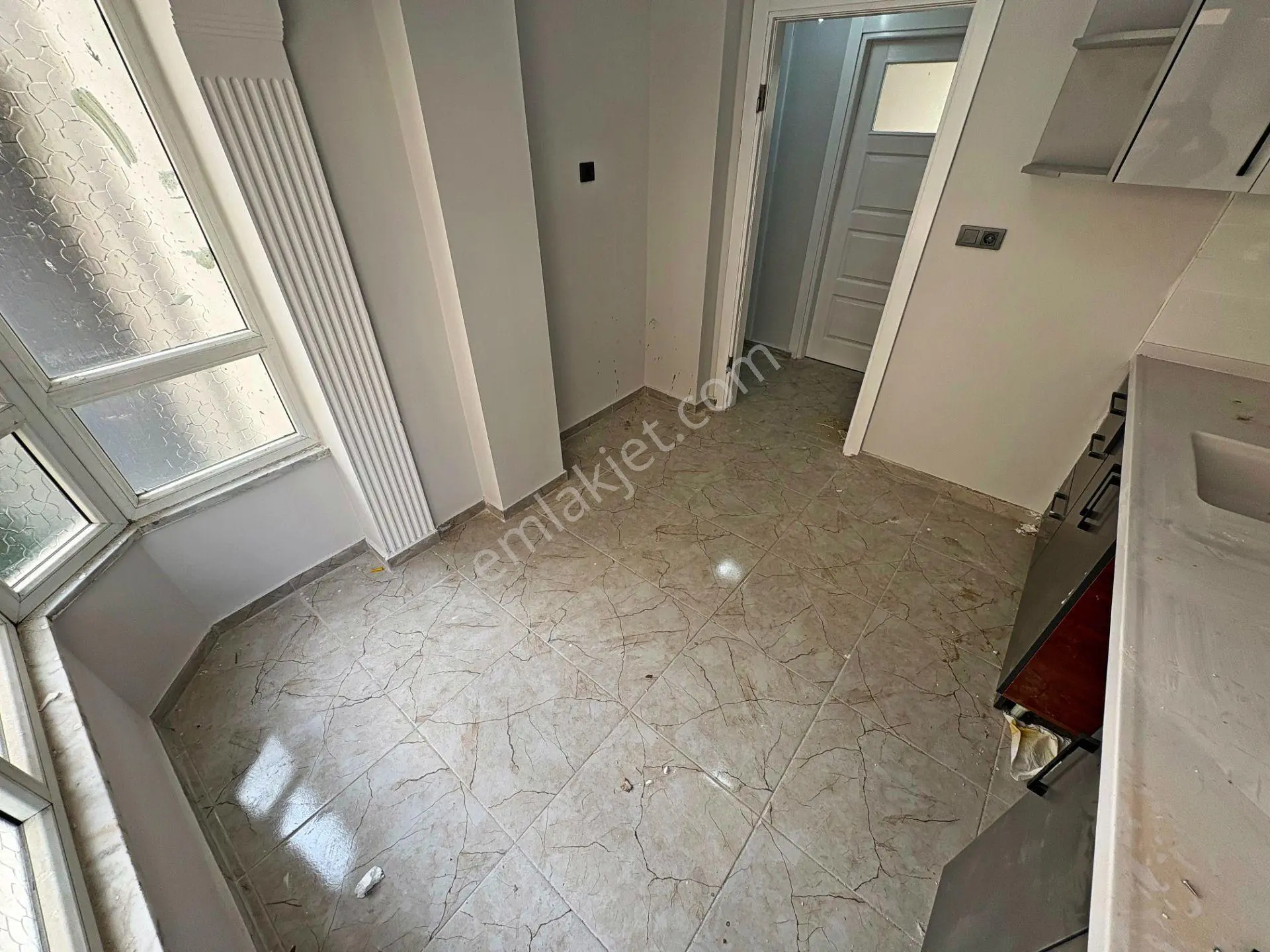 Aktiften Akçay Merkez'de Satılık Full Yapılı 3+1 Çift Balkonlu Arakat Daire — fotoğraf 27