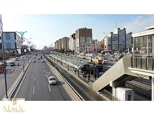 Sima Yapı'dan Metrobüse Çok Yakın 120 M² 2+1 Bahçeli Satılık — fotoğraf 17