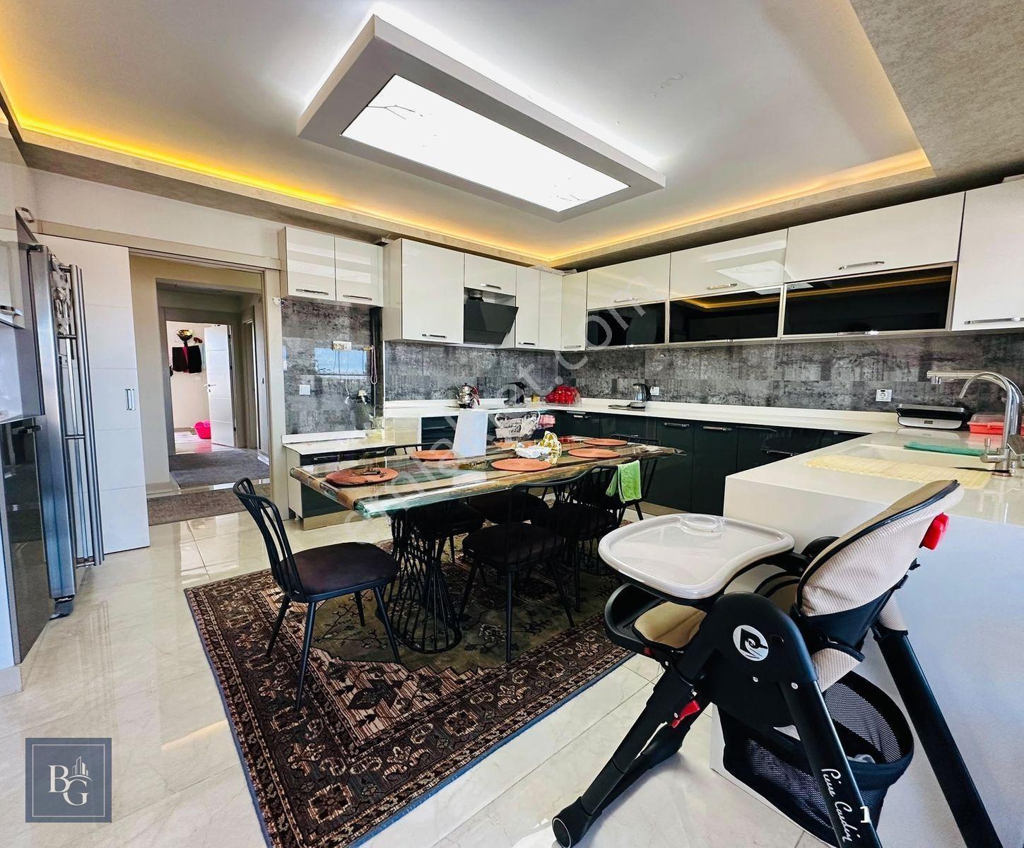 Panoramik Ankara Manzaralı Sitede Ful+Ful Yapılı Lüx 5+1 Dublex!