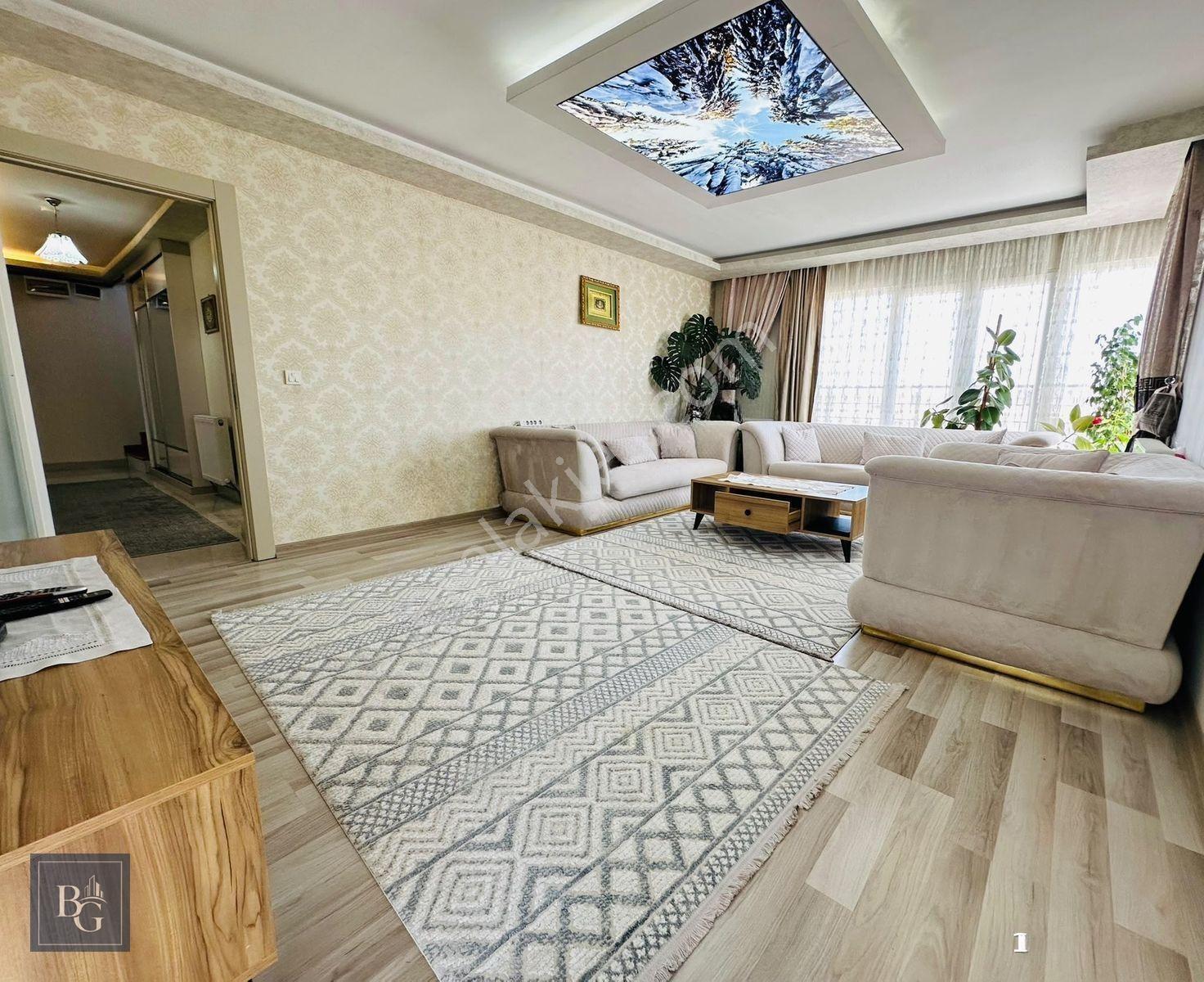 Panoramik Ankara Manzaralı Sitede Ful+ful Yapılı Lüx 5+1 Dublex! — fotoğraf 7