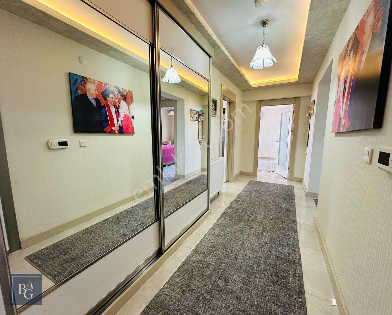 Panoramik Ankara Manzaralı Sitede Ful+ful Yapılı Lüx 5+1 Dublex! — fotoğraf 35