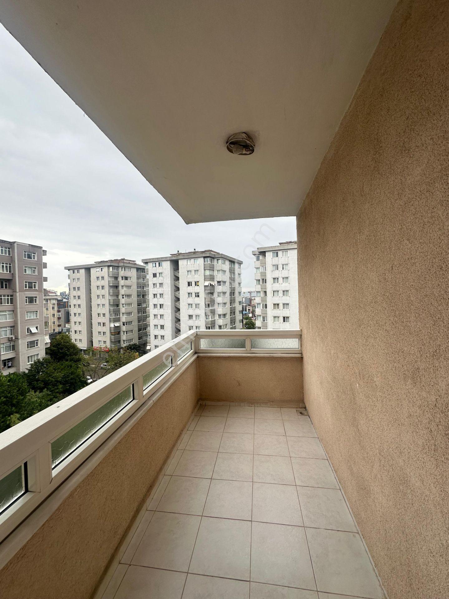 Maltepe Girne'de Site İçerisin'de Oldukça Kullanışlı 3+1 Satılık — fotoğraf 6