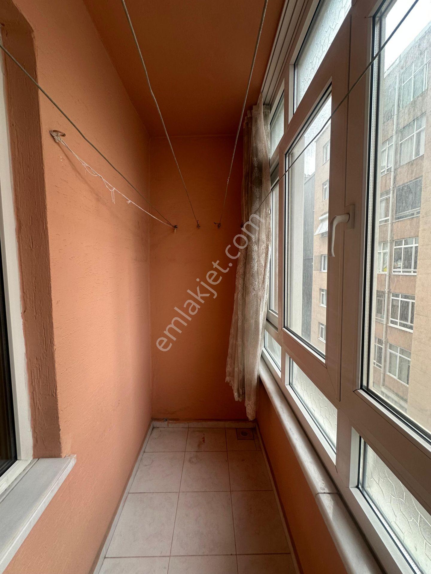 Maltepe Girne'de Site İçerisin'de Oldukça Kullanışlı 3+1 Satılık — fotoğraf 7