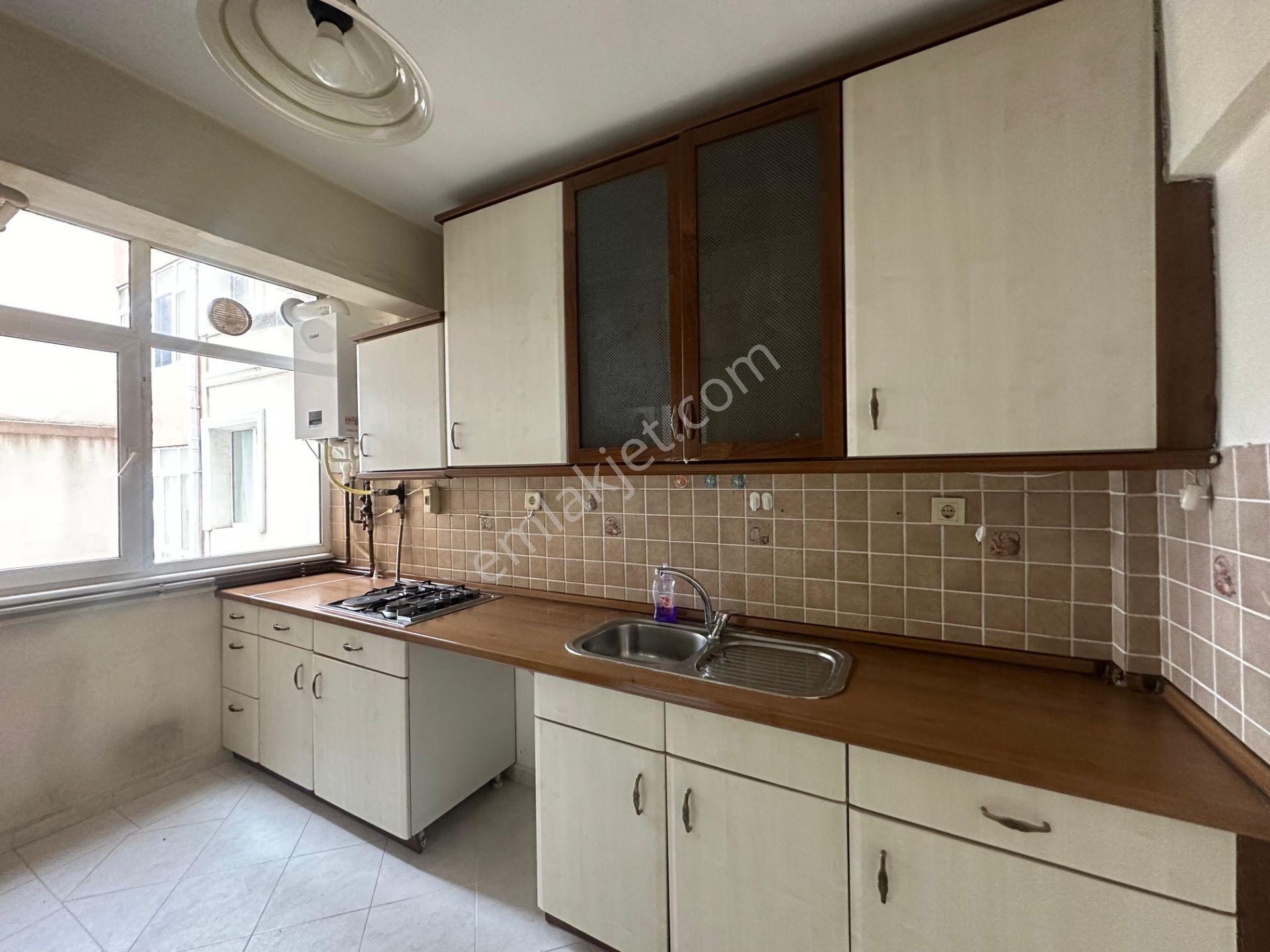Maltepe Girne'de Site İçerisin'de Oldukça Kullanışlı 3+1 Satılık — fotoğraf 13