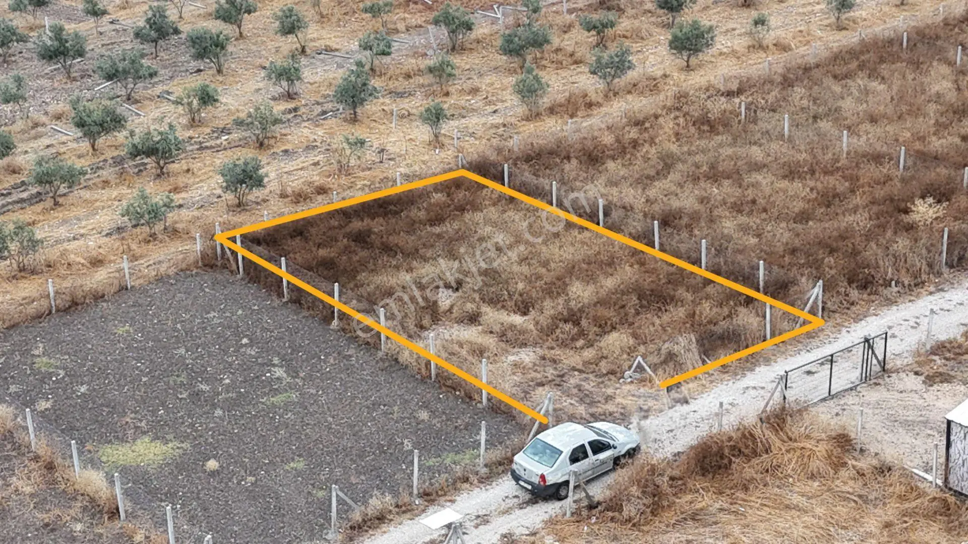 İzmir Menderes Tekelide 250M2 Hisse Tapu Manzaralı Bahçe