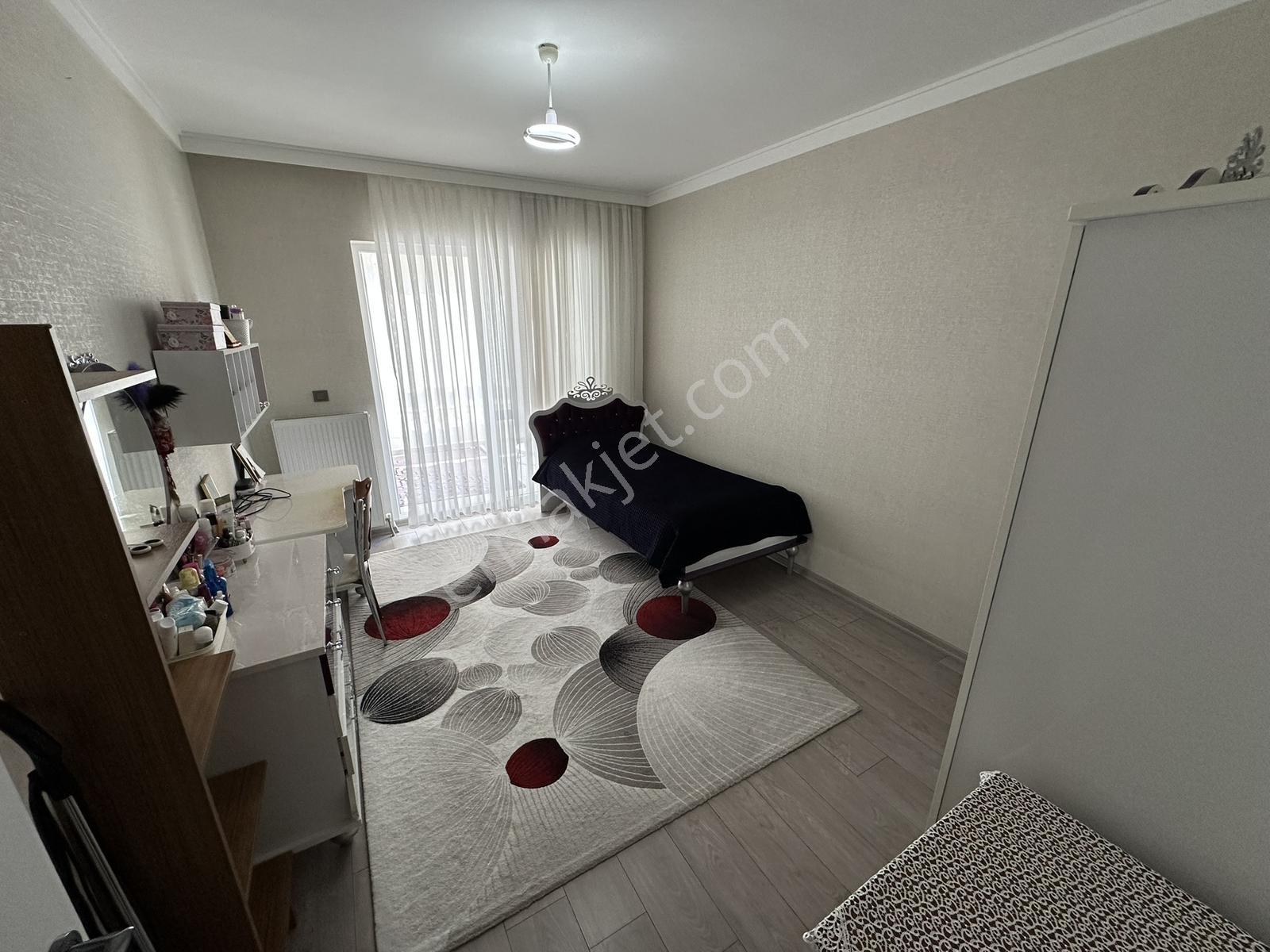 Şehri Yaren Konutlarında 4+1 Ön Cephe Cam Balkonlu Satılık Daire — fotoğraf 12