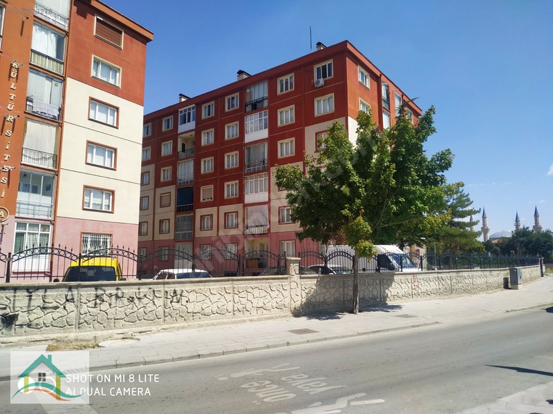 Mevlana Civarı 3+1 Ara Kat Site İçi Yapılı Daire — fotoğraf 2