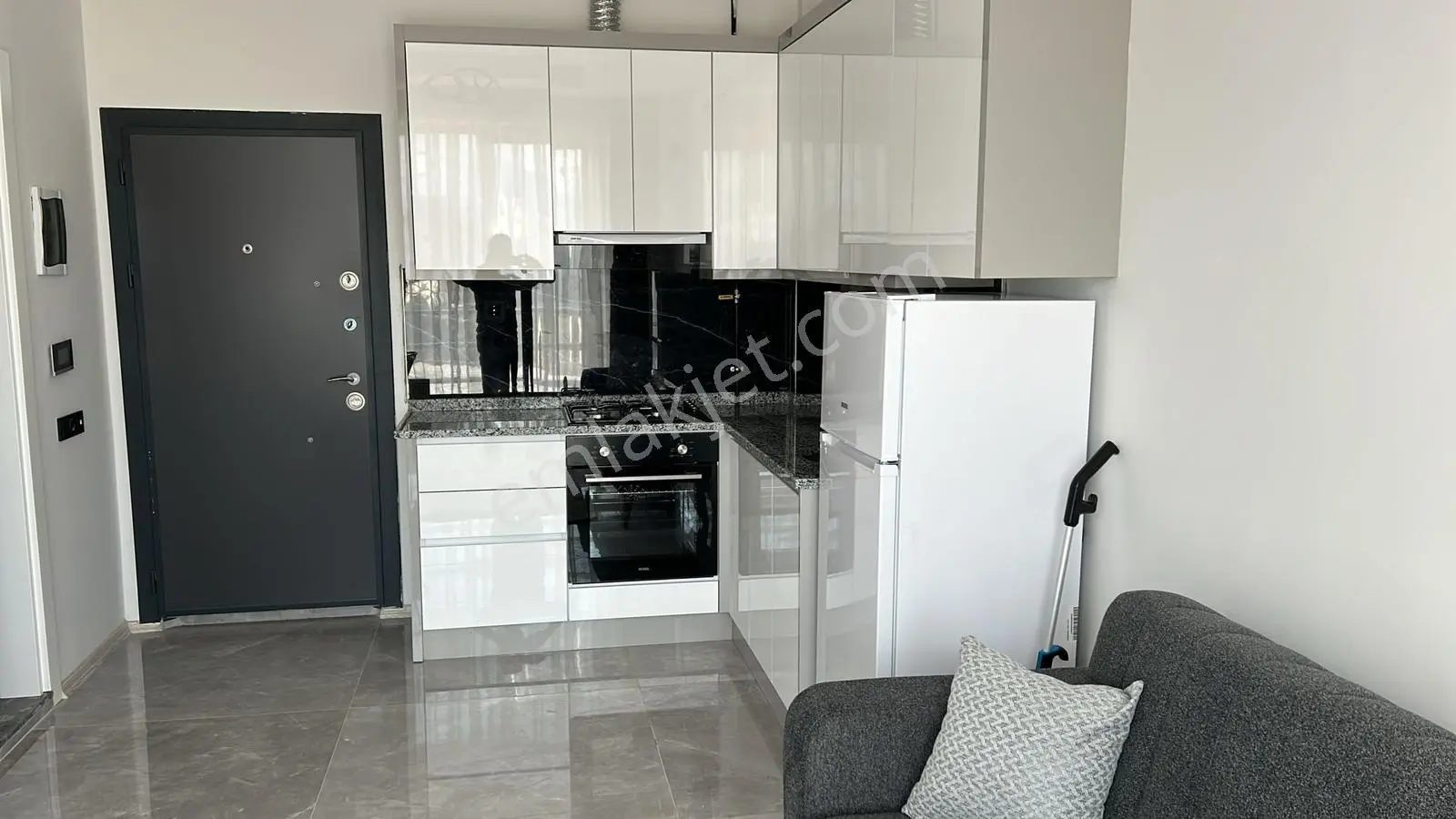 Servergazi Hastanesine Yakın 1+1 Kiracılı Satılık Apartlar — fotoğraf 5