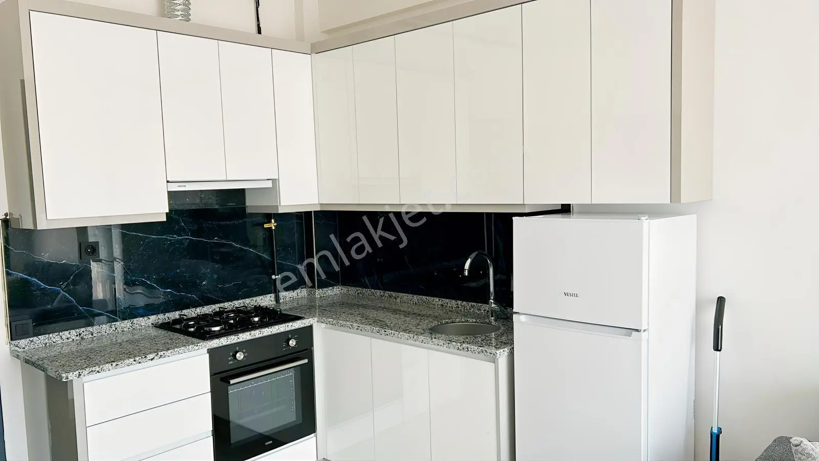 Servergazi Hastanesine Yakın 1+1 Kiracılı Satılık Apartlar — fotoğraf 6
