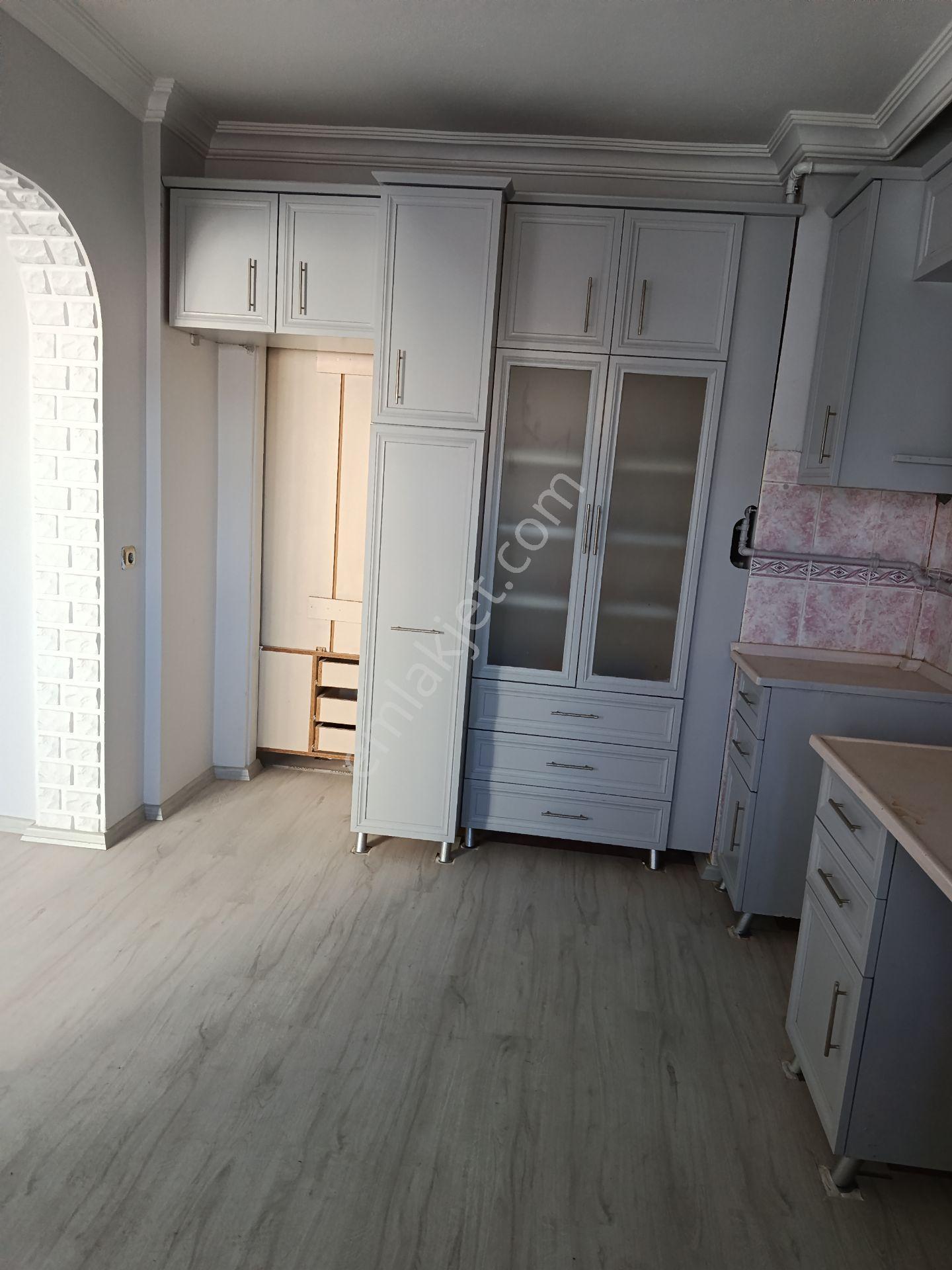 Pazartesi Pazarı Yanı Mavral Sokak'Ta 140M² 3+1 Satılık Daire