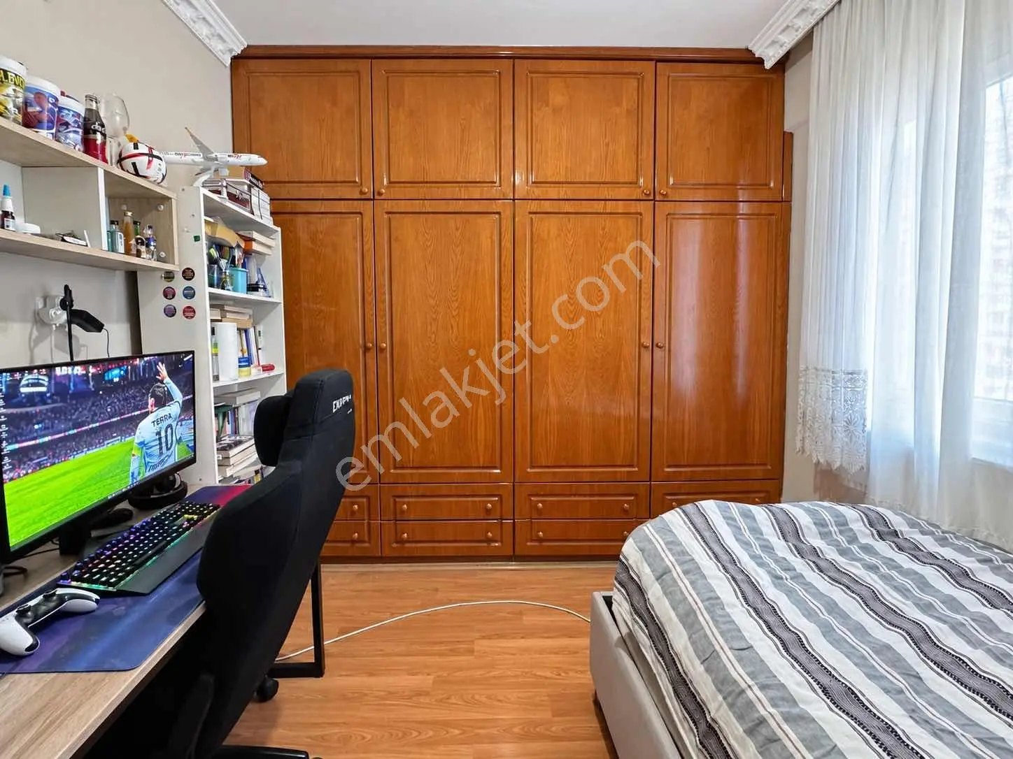 Aktoprak-yüksel Yıldırım Sitesinde Tramvaya 150 Mt 3+1 Satılık — fotoğraf 19