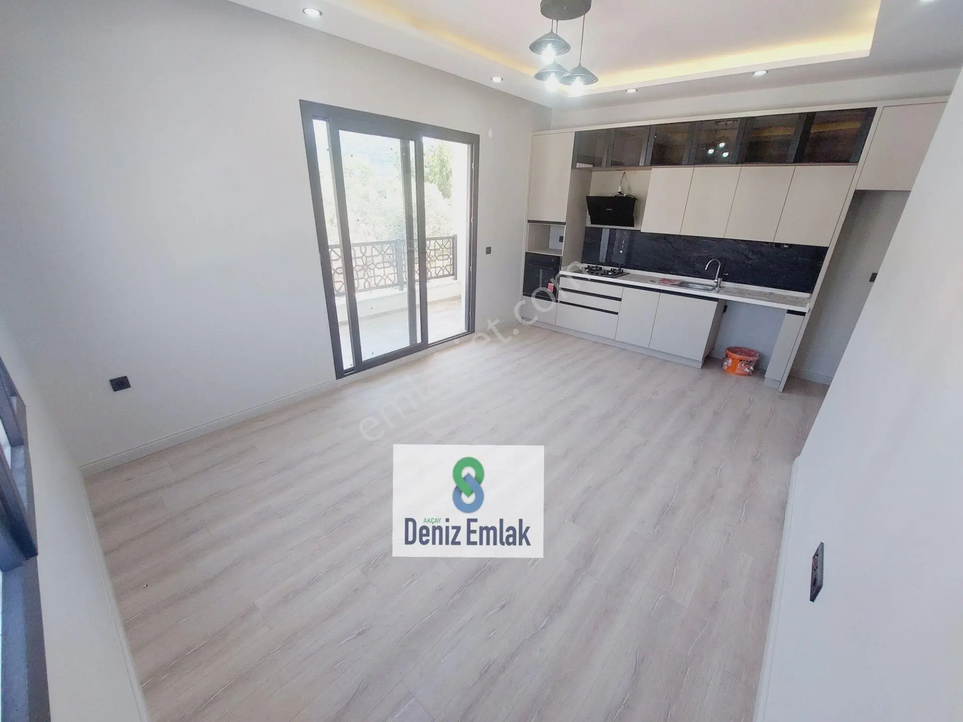 Denizden Gürede Bahçeli Yerden Isıtmalı Satılık 2+1 Daire. — fotoğraf 2