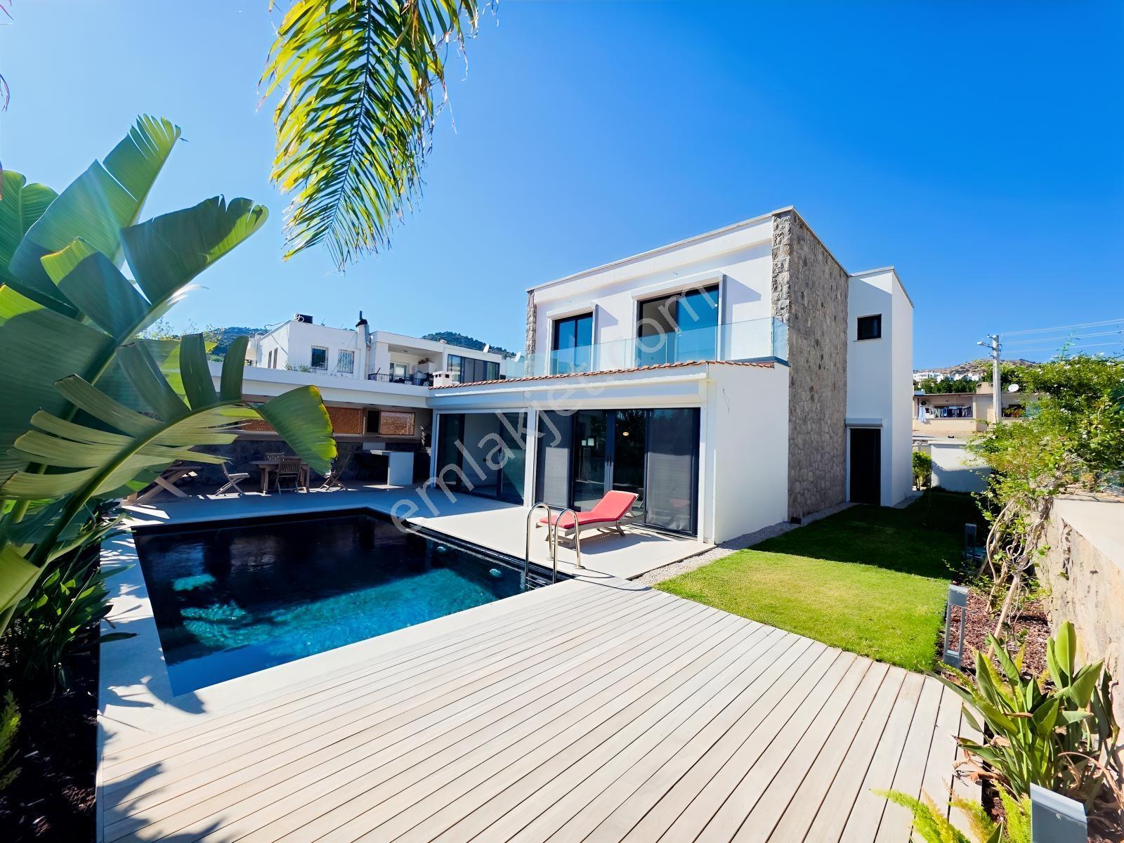 Ortakent'Te 500 M2 Arsa İçerisinde Sıfır Özel Havuzlu Villa