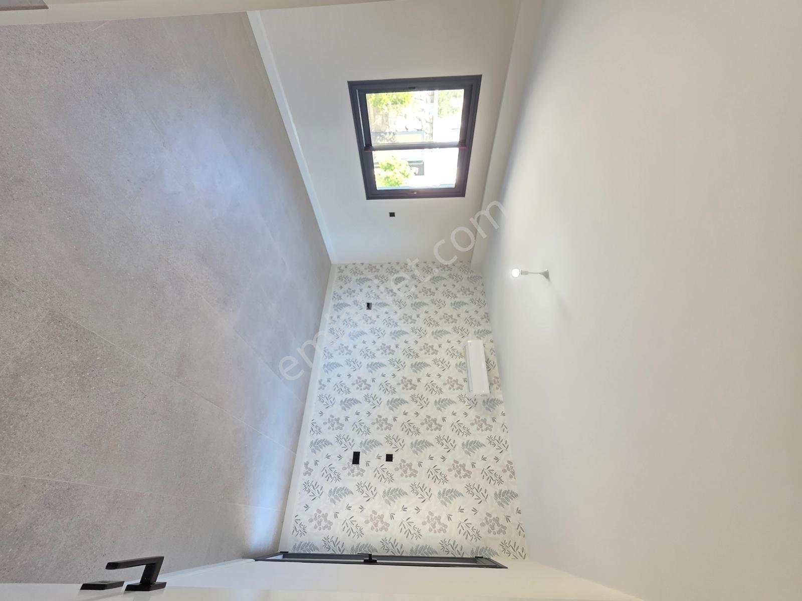 Ortakent'te 500 M2 Arsa İçerisinde Sıfır Özel Havuzlu Villa — fotoğraf 11