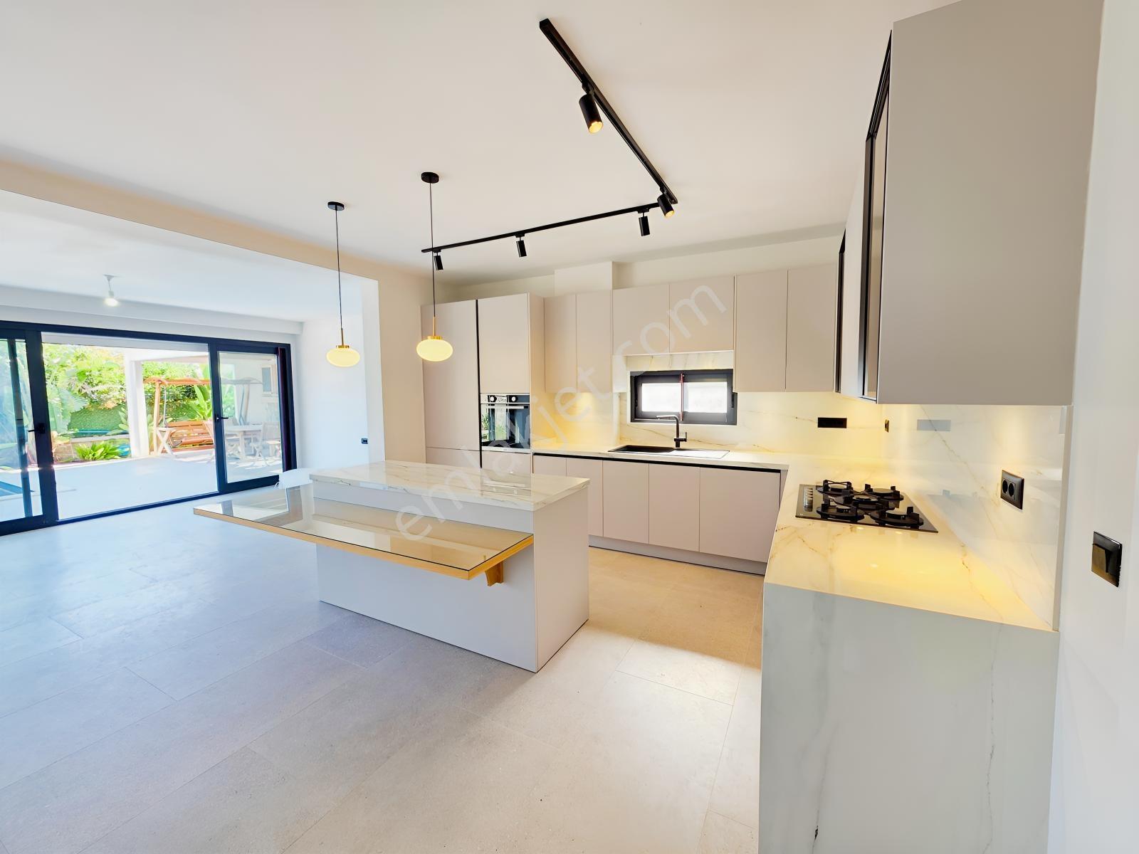 Ortakent'te 500 M2 Arsa İçerisinde Sıfır Özel Havuzlu Villa — fotoğraf 13