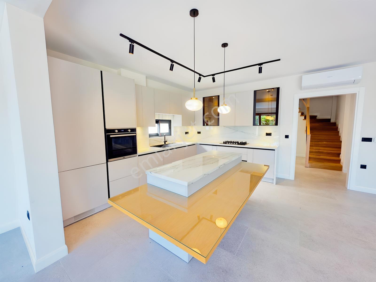 Ortakent'te 500 M2 Arsa İçerisinde Sıfır Özel Havuzlu Villa — fotoğraf 14