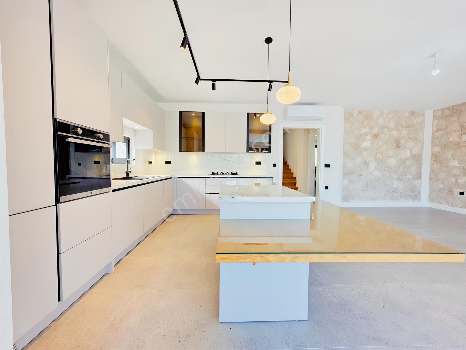 Ortakent'te 500 M2 Arsa İçerisinde Sıfır Özel Havuzlu Villa — fotoğraf 15