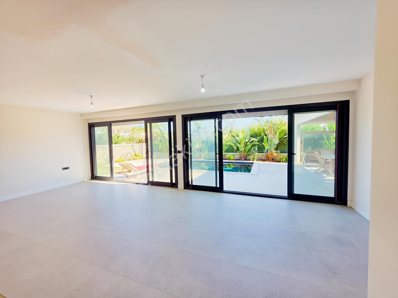 Ortakent'te 500 M2 Arsa İçerisinde Sıfır Özel Havuzlu Villa — fotoğraf 17