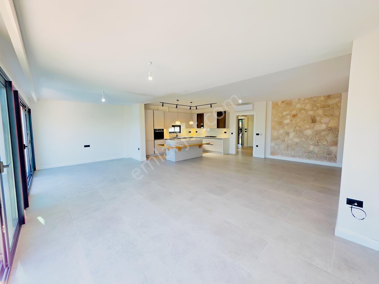 Ortakent'te 500 M2 Arsa İçerisinde Sıfır Özel Havuzlu Villa — fotoğraf 19