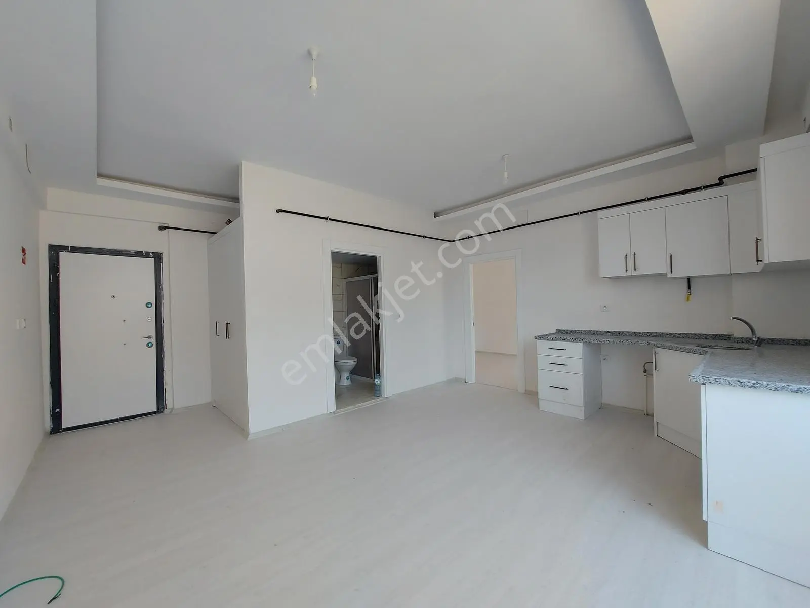 Yeni Rota'dan Üniversite Karşısı 1+1 Satlık Daire — fotoğraf 4