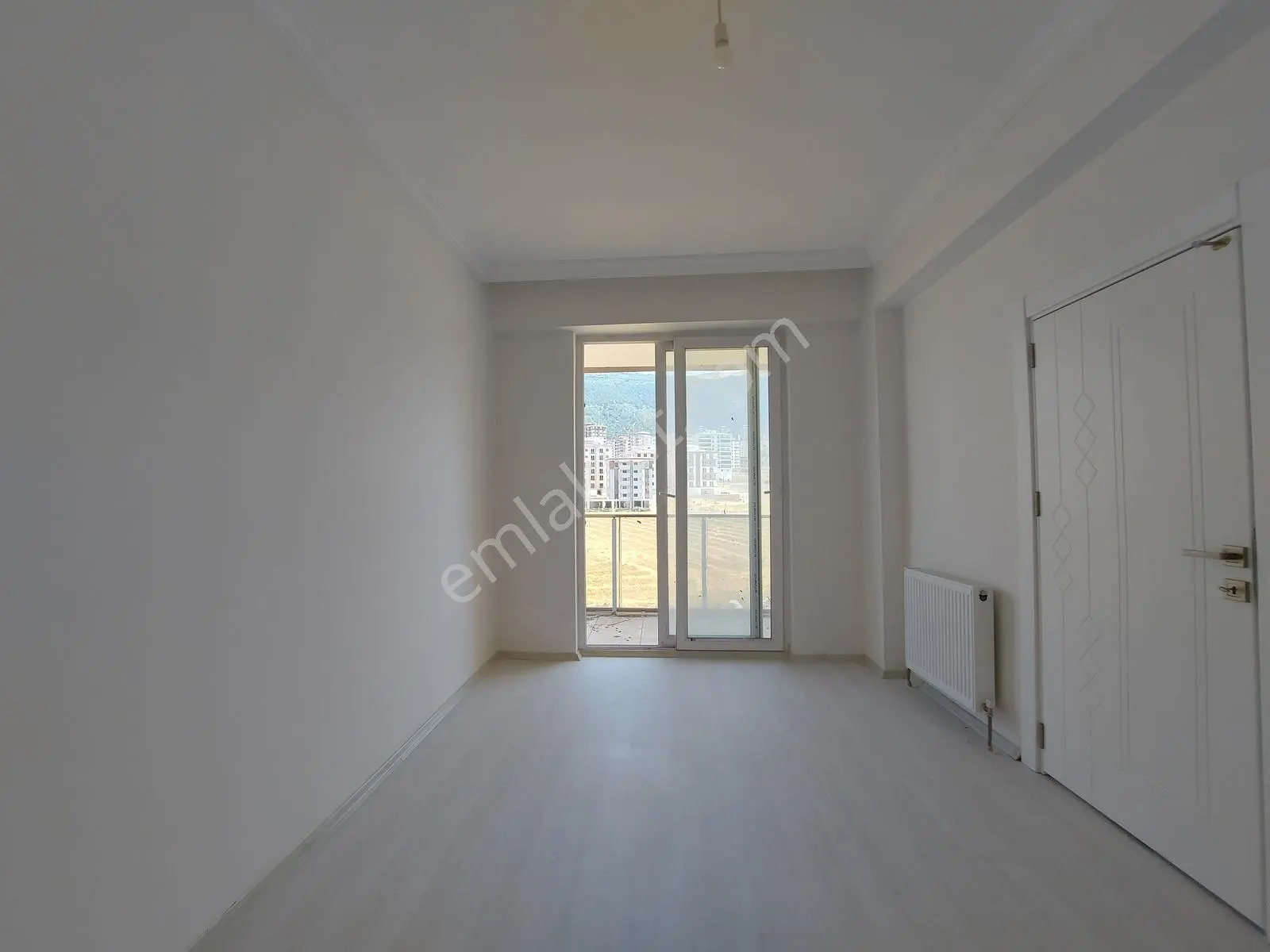 Yeni Rota'dan Üniversite Karşısı 1+1 Satlık Daire — fotoğraf 9