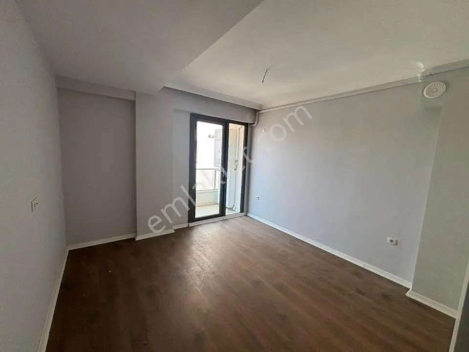 Tc Emlaktan Satılık Sıfır Site İçersinde ! — fotoğraf 8