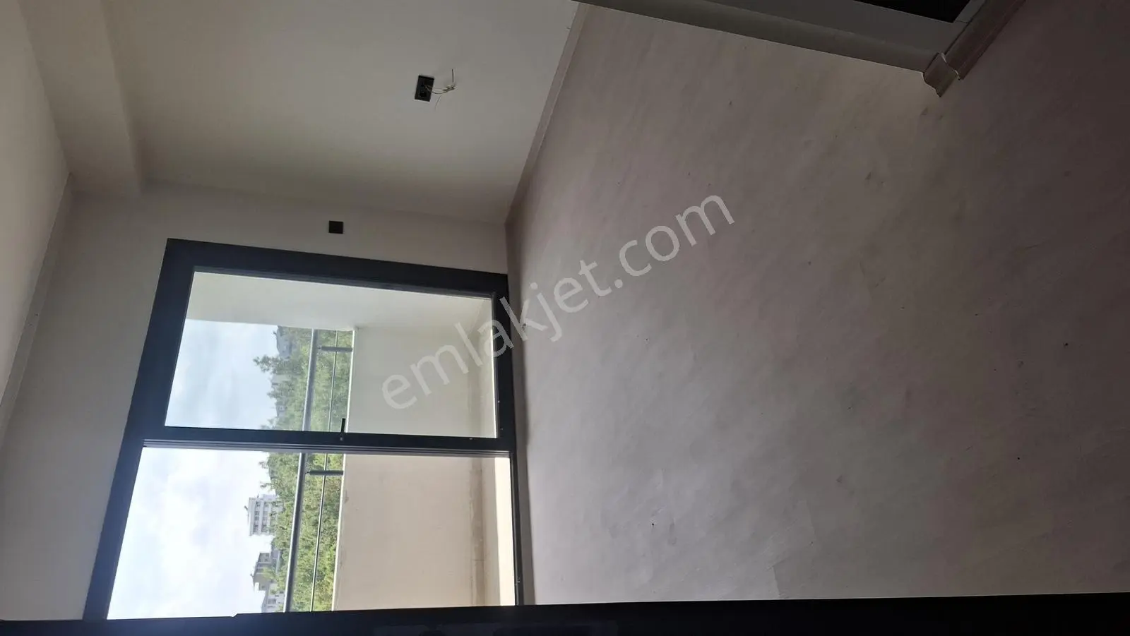 Adana Sarıçam'Da Satılık 1+1 Daire - Bulvar Üzeri