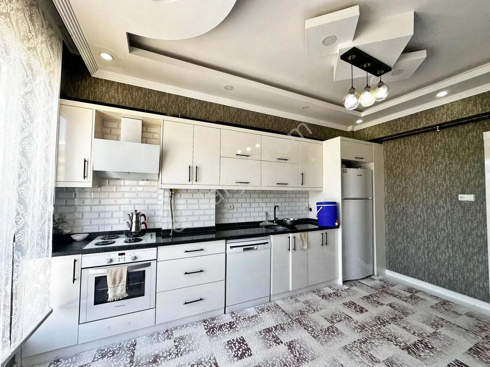 Karacaahmet'te Merkz Konum Site İçi Çift Cam Balkon Bakımlı4+1 — fotoğraf 2
