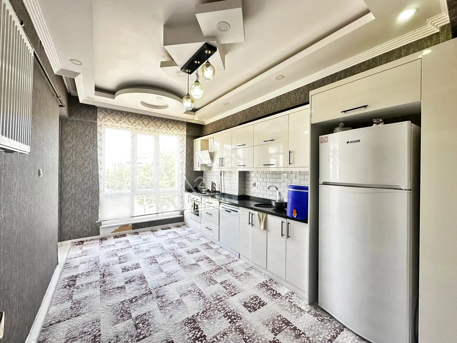 Karacaahmet'te Merkz Konum Site İçi Çift Cam Balkon Bakımlı4+1 — fotoğraf 3