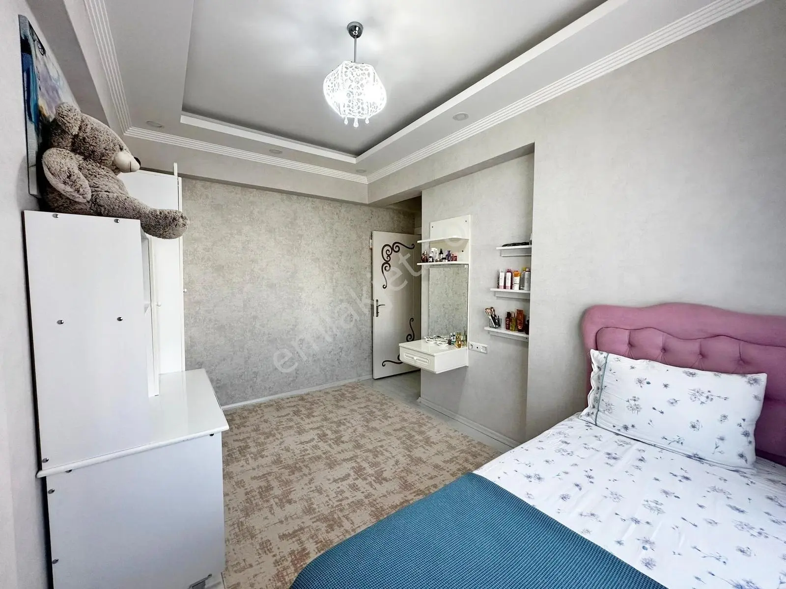 Karacaahmet'te Merkz Konum Site İçi Çift Cam Balkon Bakımlı4+1 — fotoğraf 19
