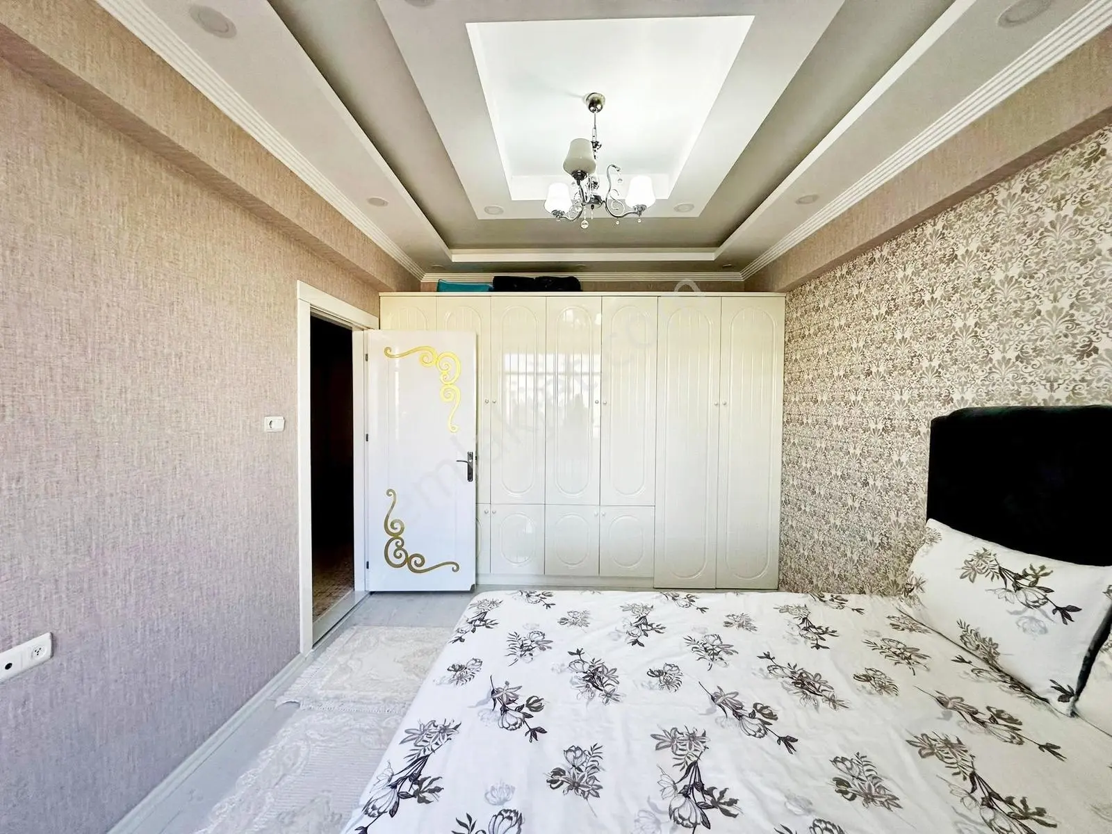 Karacaahmet'te Merkz Konum Site İçi Çift Cam Balkon Bakımlı4+1 — fotoğraf 25
