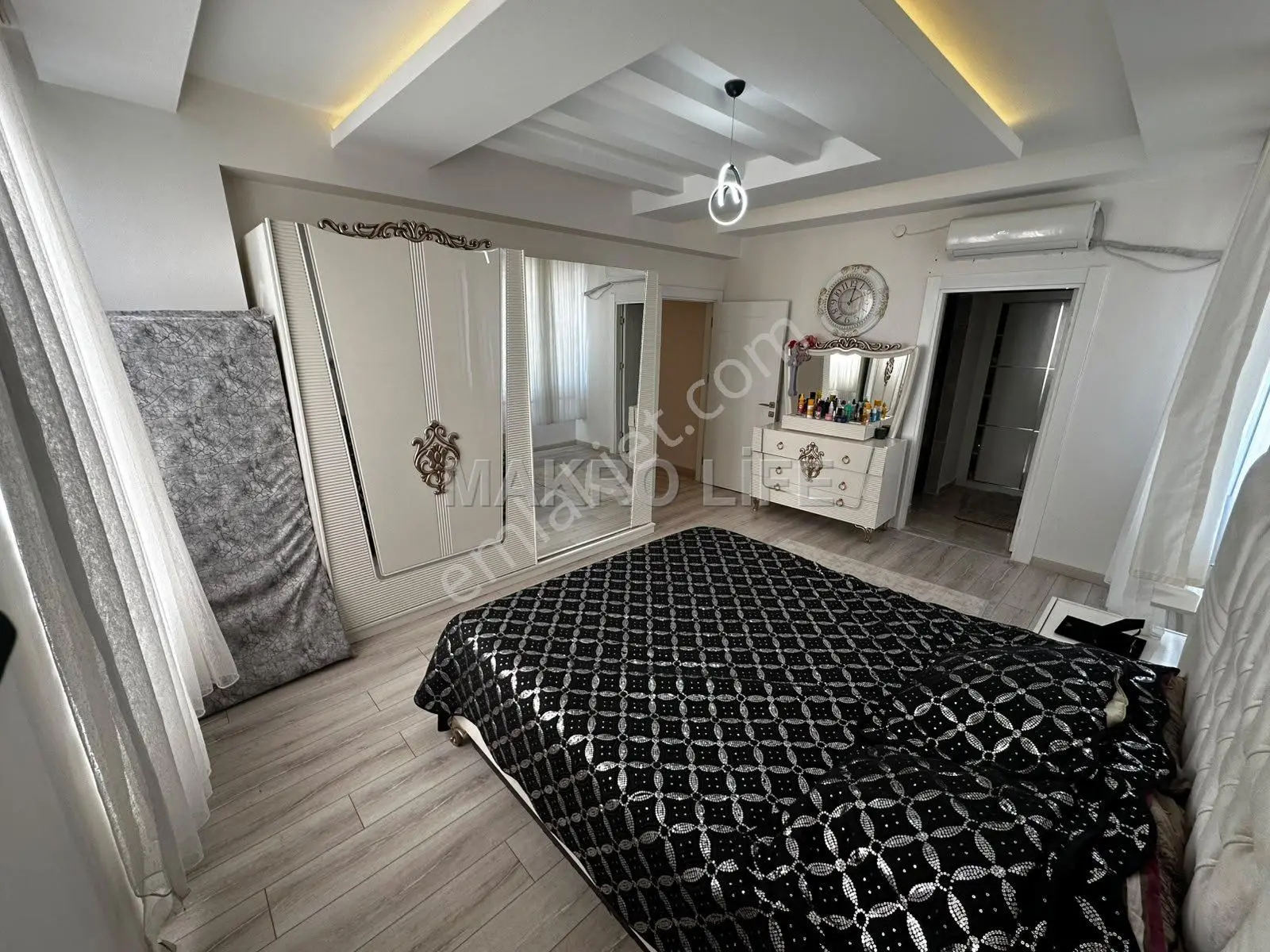 Tema Park Karşısı Harika Konumda Satılık 4+1 Havuzlu Site — fotoğraf 5