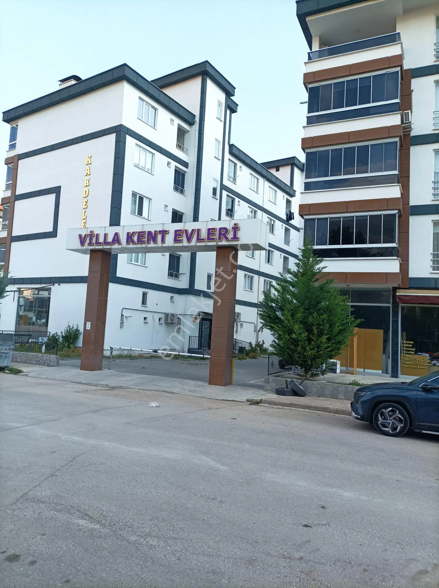 Yardımcı Emlaktan Hacılarda Site İçi Satılık 2+1 Daire